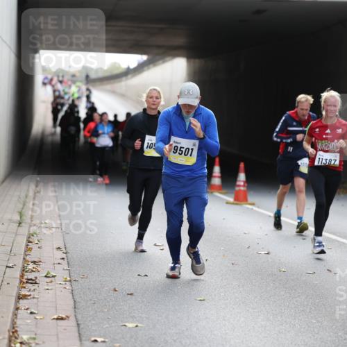 05.10.2025 - 20. swb-Marathon Bremen Michael Strokosch http://msf.ph/oto/9206235 05.10.2025 10:47:24 Laufen 10, 9501, 102, 11387, 9 meine-sportfotos.de