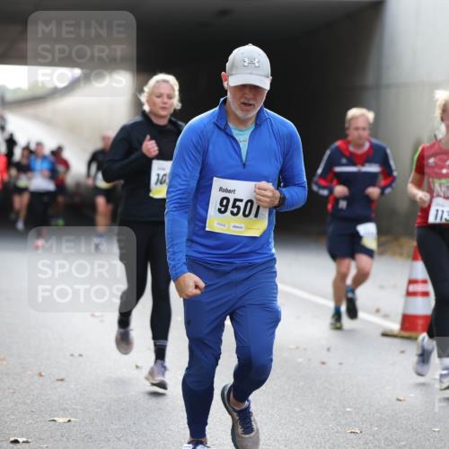 05.10.2025 - 20. swb-Marathon Bremen Michael Strokosch http://msf.ph/oto/9206241 05.10.2025 10:47:25 Laufen 10, 9501, 02203, 11387 meine-sportfotos.de