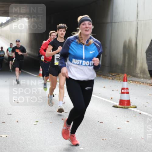 05.10.2025 - 20. swb-Marathon Bremen Michael Strokosch http://msf.ph/oto/9206252 05.10.2025 10:47:32 Laufen 10, 10388 meine-sportfotos.de