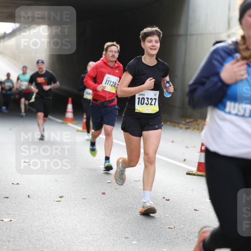 05.10.2025 - 20. swb-Marathon Bremen Michael Strokosch http://msf.ph/oto/9206254 05.10.2025 10:47:33 Laufen 11128, 10327 meine-sportfotos.de