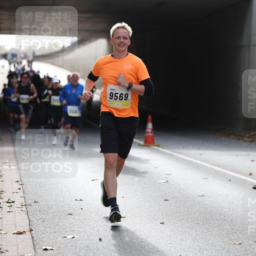 05.10.2025 - 20. swb-Marathon Bremen Michael Strokosch http://msf.ph/oto/9206426 05.10.2025 10:48:49 Laufen 9569, 02200 meine-sportfotos.de