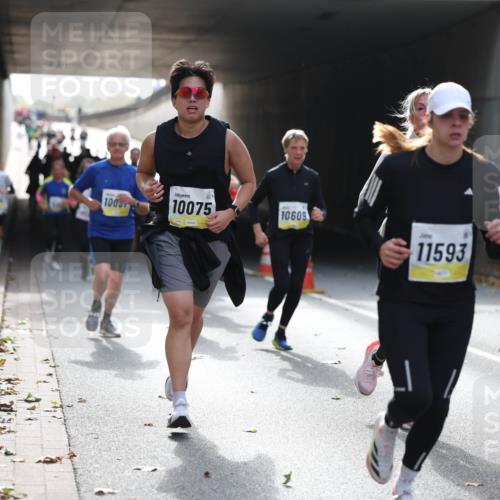 05.10.2025 - 20. swb-Marathon Bremen Michael Strokosch http://msf.ph/oto/9206438 05.10.2025 10:48:55 Laufen 100, 10075, 10609, 1, 11593, 11 meine-sportfotos.de