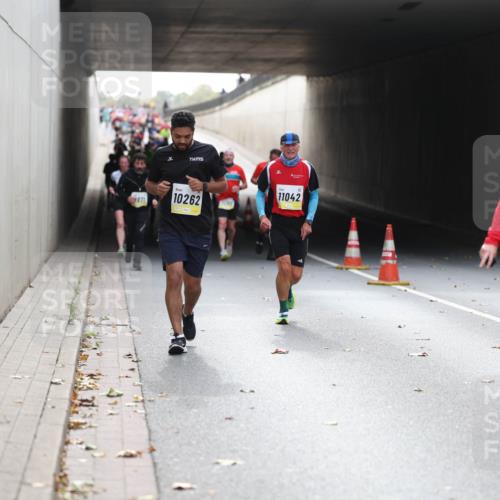 05.10.2025 - 20. swb-Marathon Bremen Michael Strokosch http://msf.ph/oto/9206538 05.10.2025 10:49:43 Laufen 871, 10262, 11042, 10920 meine-sportfotos.de