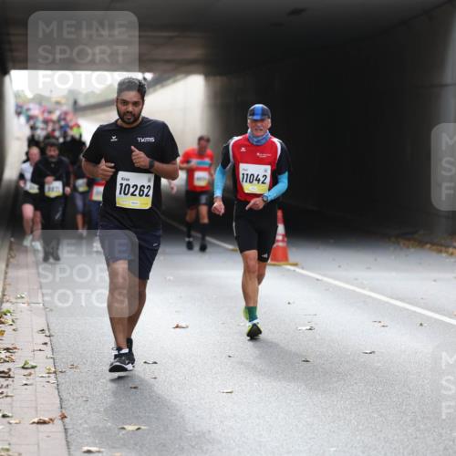 05.10.2025 - 20. swb-Marathon Bremen Michael Strokosch http://msf.ph/oto/9206543 05.10.2025 10:49:44 Laufen 10262, 11042 meine-sportfotos.de