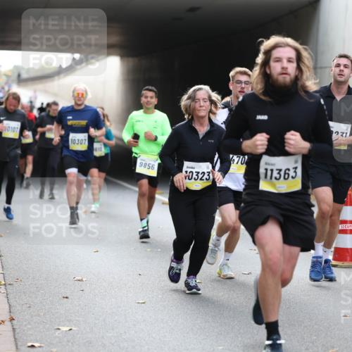 05.10.2025 - 20. swb-Marathon Bremen Michael Strokosch http://msf.ph/oto/9206586 05.10.2025 10:50:03 Laufen 0107, 10307, 9856, 0323, 470, 11363, 231 meine-sportfotos.de