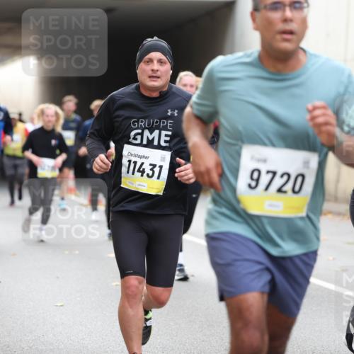 05.10.2025 - 20. swb-Marathon Bremen Michael Strokosch http://msf.ph/oto/9206629 05.10.2025 10:50:21 Laufen 11431, 02522, 9720, 02555, 10195 meine-sportfotos.de