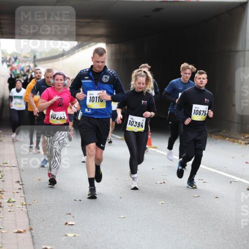 05.10.2025 - 20. swb-Marathon Bremen Michael Strokosch http://msf.ph/oto/9206631 05.10.2025 10:50:22 Laufen 10745, 10287, 10116, 10675, 10394, 995 meine-sportfotos.de