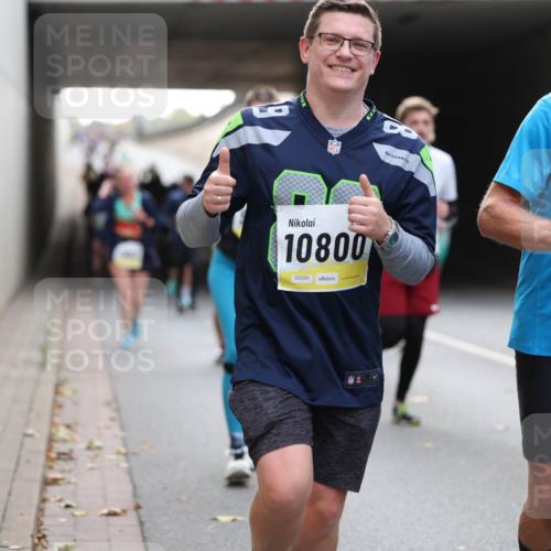 05.10.2025 - 20. swb-Marathon Bremen Michael Strokosch http://msf.ph/oto/9206658 05.10.2025 10:50:32 Laufen 10800, 02095, 9855, 02536 meine-sportfotos.de