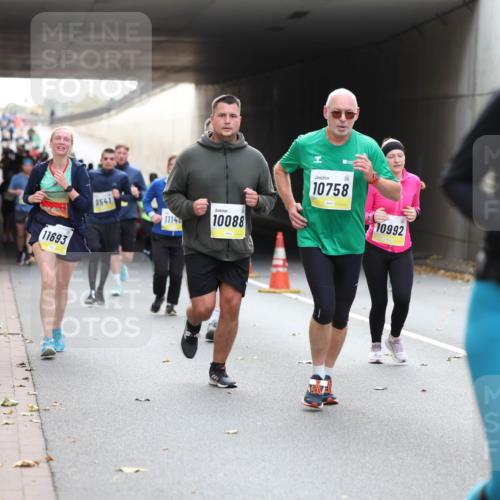05.10.2025 - 20. swb-Marathon Bremen Michael Strokosch http://msf.ph/oto/9206660 05.10.2025 10:50:34 Laufen 11693, 9541, 1114, 10088, 10758, 8424, 10992 meine-sportfotos.de