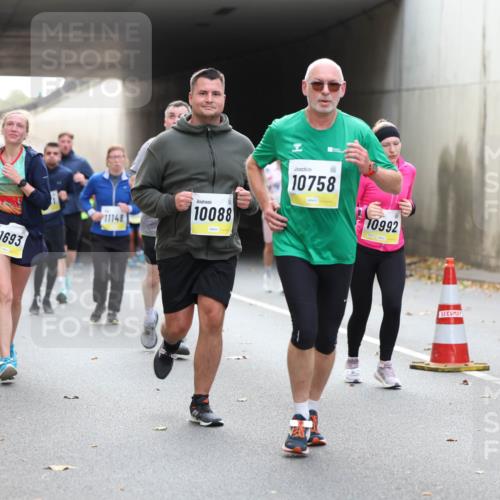 05.10.2025 - 20. swb-Marathon Bremen Michael Strokosch http://msf.ph/oto/9206663 05.10.2025 10:50:34 Laufen 11693, 11148, 10088, 10758, 10992 meine-sportfotos.de