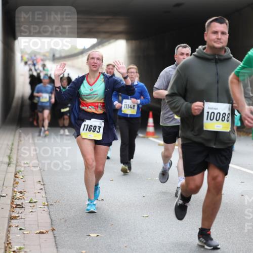 05.10.2025 - 20. swb-Marathon Bremen Michael Strokosch http://msf.ph/oto/9206664 05.10.2025 10:50:35 Laufen 11693, 11148, 10088, 10758 meine-sportfotos.de