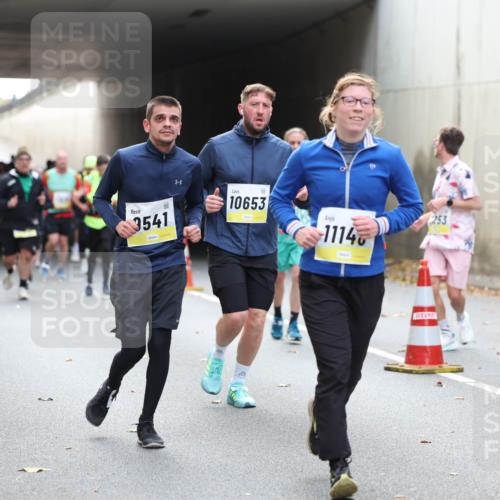05.10.2025 - 20. swb-Marathon Bremen Michael Strokosch http://msf.ph/oto/9206674 05.10.2025 10:50:38 Laufen 3541, 10653, 1114, 253 meine-sportfotos.de