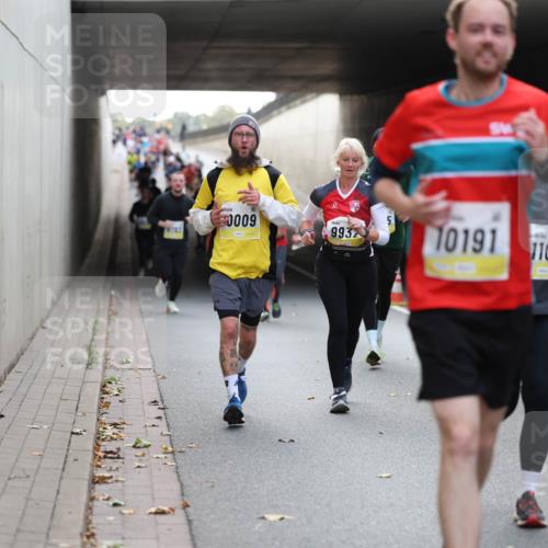 05.10.2025 - 20. swb-Marathon Bremen Michael Strokosch http://msf.ph/oto/9206716 05.10.2025 10:50:55 Laufen 743, 0009, 5, 9932, 10191, 100 meine-sportfotos.de