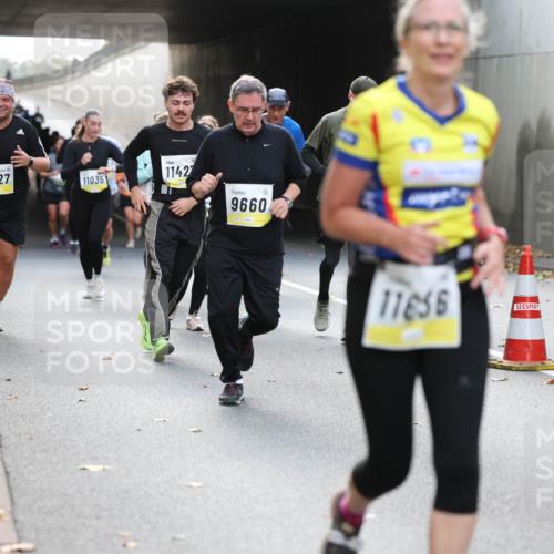 05.10.2025 - 20. swb-Marathon Bremen Michael Strokosch http://msf.ph/oto/9206859 05.10.2025 10:58:29 Laufen 9927, 11035, 1142, 9660, 11656 meine-sportfotos.de