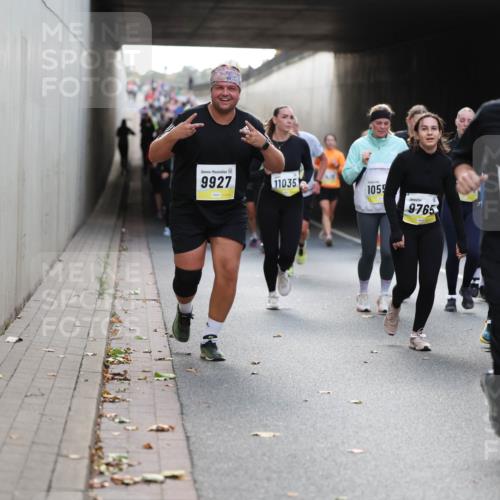05.10.2025 - 20. swb-Marathon Bremen Michael Strokosch http://msf.ph/oto/9206865 05.10.2025 10:58:31 Laufen 9927, 11035, 1055, 9765, 9660 meine-sportfotos.de