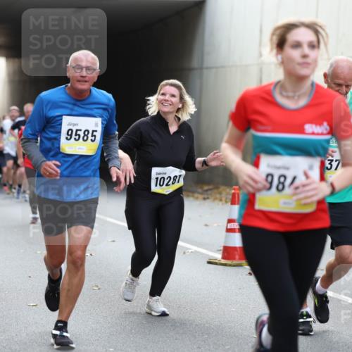 05.10.2025 - 20. swb-Marathon Bremen Michael Strokosch http://msf.ph/oto/9206872 05.10.2025 10:51:55 Laufen 11352, 9585, 10281, 984, 37, 60 meine-sportfotos.de
