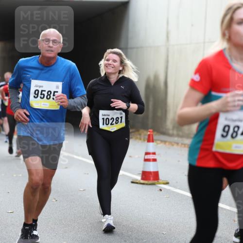 05.10.2025 - 20. swb-Marathon Bremen Michael Strokosch http://msf.ph/oto/9206873 05.10.2025 10:51:55 Laufen 11352, 9585, 02327, 10281, 9844 meine-sportfotos.de