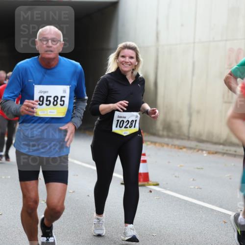 05.10.2025 - 20. swb-Marathon Bremen Michael Strokosch http://msf.ph/oto/9206875 05.10.2025 10:51:55 Laufen 9585, 10281, 384 meine-sportfotos.de