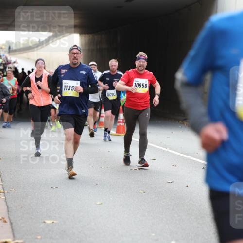 05.10.2025 - 20. swb-Marathon Bremen Michael Strokosch http://msf.ph/oto/9206880 05.10.2025 10:51:57 Laufen 10950, 11352, 9221, 10703, 9585 meine-sportfotos.de
