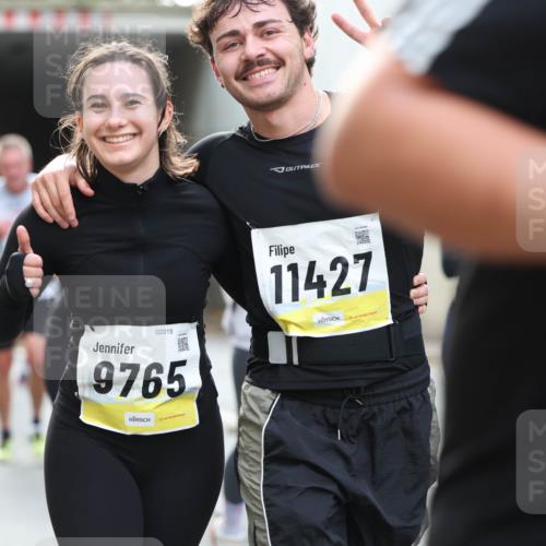 05.10.2025 - 20. swb-Marathon Bremen Michael Strokosch http://msf.ph/oto/9206887 05.10.2025 10:58:35 Laufen 11427, 02015, 9765 meine-sportfotos.de