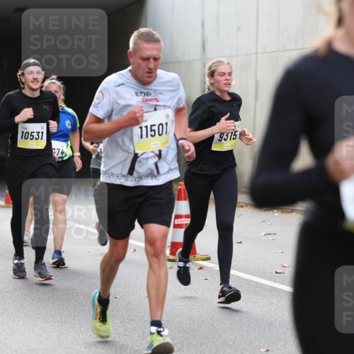 05.10.2025 - 20. swb-Marathon Bremen Michael Strokosch http://msf.ph/oto/9206894 05.10.2025 10:58:36 Laufen 4276, 10531, 74, 11501, 9315, 11035 meine-sportfotos.de