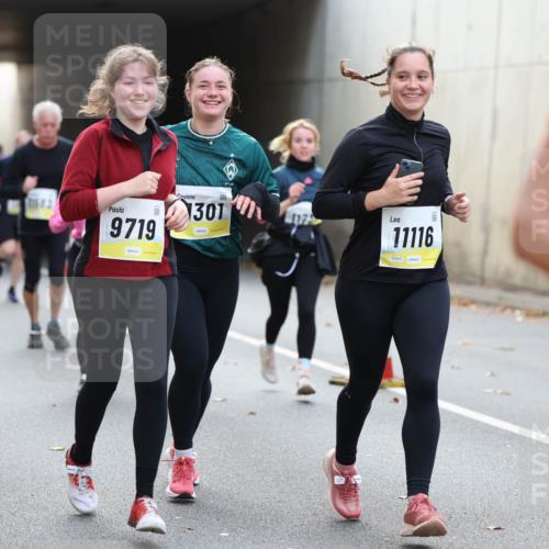 05.10.2025 - 20. swb-Marathon Bremen Michael Strokosch http://msf.ph/oto/9206908 05.10.2025 10:52:06 Laufen 7642, 9719, 1301, 11116 meine-sportfotos.de