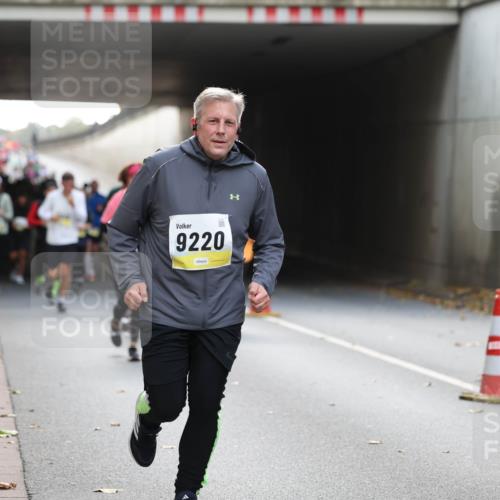 05.10.2025 - 20. swb-Marathon Bremen Michael Strokosch http://msf.ph/oto/9206930 05.10.2025 10:58:45 Laufen 9220 meine-sportfotos.de