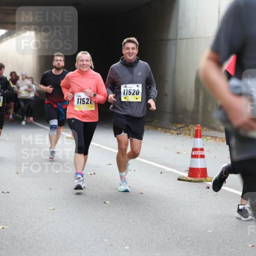05.10.2025 - 20. swb-Marathon Bremen Michael Strokosch http://msf.ph/oto/9206935 05.10.2025 10:52:15 Laufen 1591, 11700, 11521, 11520 meine-sportfotos.de