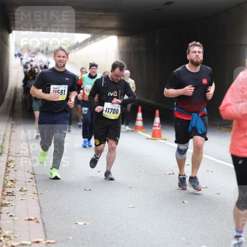 05.10.2025 - 20. swb-Marathon Bremen Michael Strokosch http://msf.ph/oto/9206942 05.10.2025 10:52:17 Laufen 1591, 93, 11700, 11521 meine-sportfotos.de
