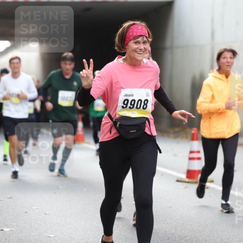 05.10.2025 - 20. swb-Marathon Bremen Michael Strokosch http://msf.ph/oto/9206947 05.10.2025 10:58:50 Laufen 9908 meine-sportfotos.de