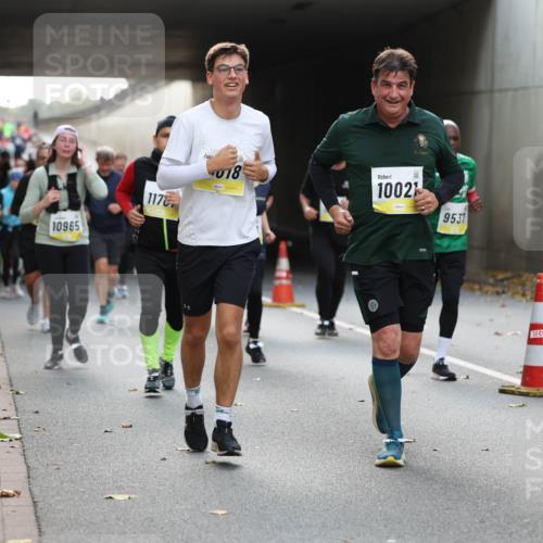 05.10.2025 - 20. swb-Marathon Bremen Michael Strokosch http://msf.ph/oto/9206956 05.10.2025 10:58:51 Laufen 10965, 1176, 18, 1002, 9531 meine-sportfotos.de
