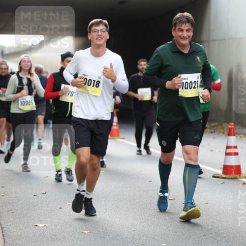 05.10.2025 - 20. swb-Marathon Bremen Michael Strokosch http://msf.ph/oto/9206958 05.10.2025 10:58:52 Laufen 10965, 70, 2018, 10021 meine-sportfotos.de