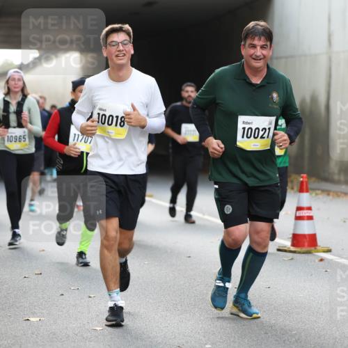 05.10.2025 - 20. swb-Marathon Bremen Michael Strokosch http://msf.ph/oto/9206961 05.10.2025 10:58:52 Laufen 10965, 11707, 10018, 10021 meine-sportfotos.de