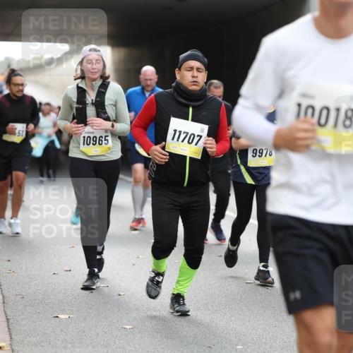 05.10.2025 - 20. swb-Marathon Bremen Michael Strokosch http://msf.ph/oto/9206971 05.10.2025 10:58:53 Laufen 10965, 11707, 9978, 10018 meine-sportfotos.de