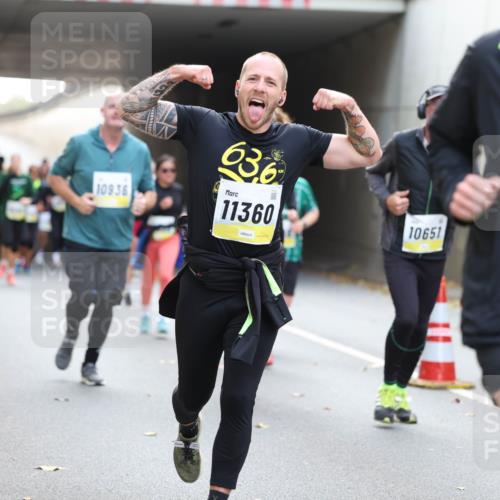 05.10.2025 - 20. swb-Marathon Bremen Michael Strokosch http://msf.ph/oto/9206990 05.10.2025 10:52:26 Laufen 10936, 63, 6, 11360, 10651, 11744 meine-sportfotos.de