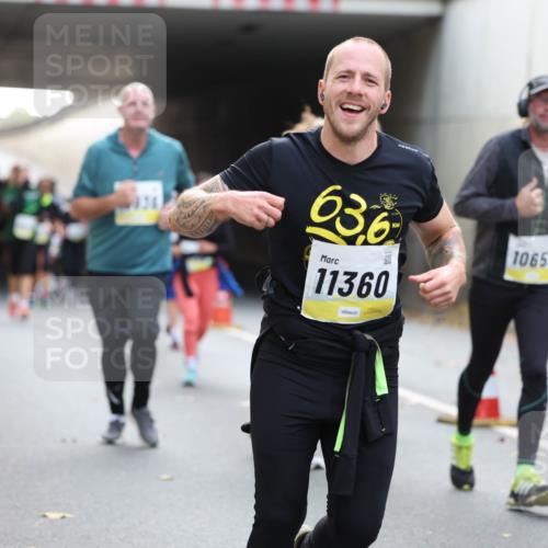 05.10.2025 - 20. swb-Marathon Bremen Michael Strokosch http://msf.ph/oto/9206993 05.10.2025 10:52:27 Laufen 434, 636, 11360, 10651 meine-sportfotos.de