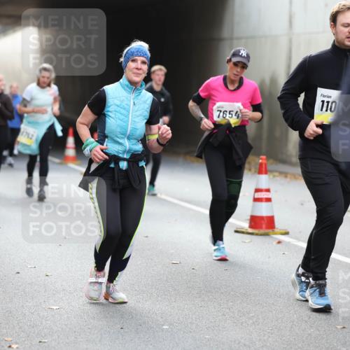 05.10.2025 - 20. swb-Marathon Bremen Michael Strokosch http://msf.ph/oto/9206999 05.10.2025 10:58:58 Laufen 9335, 762, 7654, 110 meine-sportfotos.de