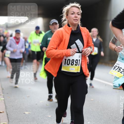 05.10.2025 - 20. swb-Marathon Bremen Michael Strokosch http://msf.ph/oto/9207019 05.10.2025 10:59:03 Laufen 10891, 9752, 93 meine-sportfotos.de