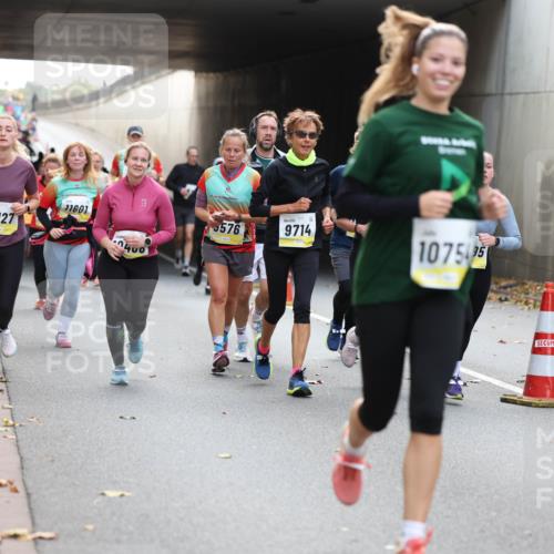 05.10.2025 - 20. swb-Marathon Bremen Michael Strokosch http://msf.ph/oto/9207021 05.10.2025 10:52:33 Laufen 10127, 11601, 400, 576, 9714, 107595 meine-sportfotos.de