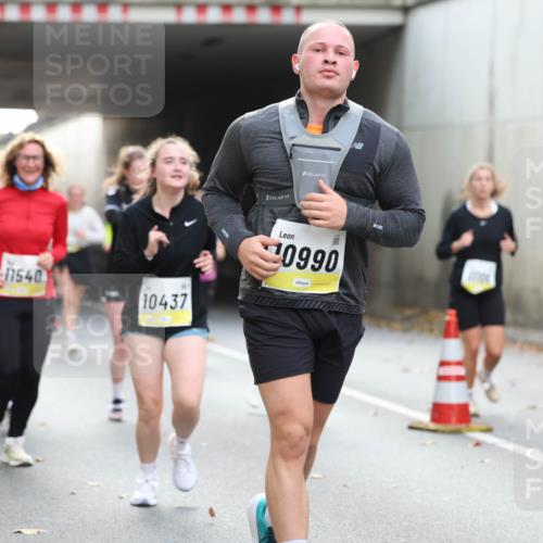 05.10.2025 - 20. swb-Marathon Bremen Michael Strokosch http://msf.ph/oto/9207052 05.10.2025 10:59:12 Laufen 1540, 10437, 10990 meine-sportfotos.de