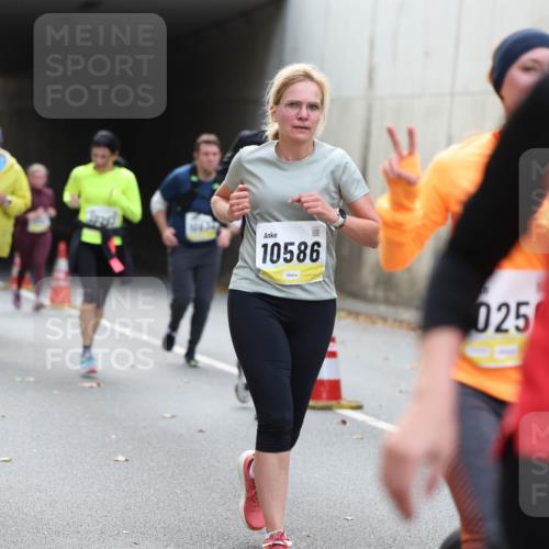 05.10.2025 - 20. swb-Marathon Bremen Michael Strokosch http://msf.ph/oto/9207062 05.10.2025 10:52:40 Laufen 10586, 2344, 025, 105 meine-sportfotos.de