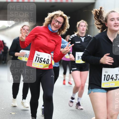 05.10.2025 - 20. swb-Marathon Bremen Michael Strokosch http://msf.ph/oto/9207063 05.10.2025 10:59:13 Laufen 90, 11540, 02141, 97, 10437 meine-sportfotos.de