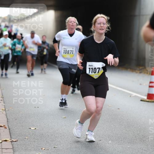 05.10.2025 - 20. swb-Marathon Bremen Michael Strokosch http://msf.ph/oto/9207100 05.10.2025 10:52:49 Laufen 10871, 1107, 11 meine-sportfotos.de
