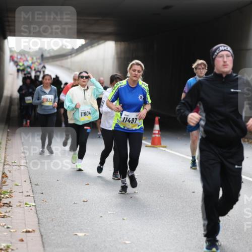 05.10.2025 - 20. swb-Marathon Bremen Michael Strokosch http://msf.ph/oto/9207109 05.10.2025 10:59:24 Laufen 623, 11604, 11497 meine-sportfotos.de