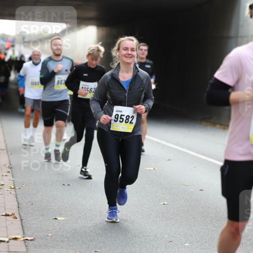 05.10.2025 - 20. swb-Marathon Bremen Michael Strokosch http://msf.ph/oto/9207144 05.10.2025 10:52:59 Laufen 962, 562, 9952, 9582 meine-sportfotos.de