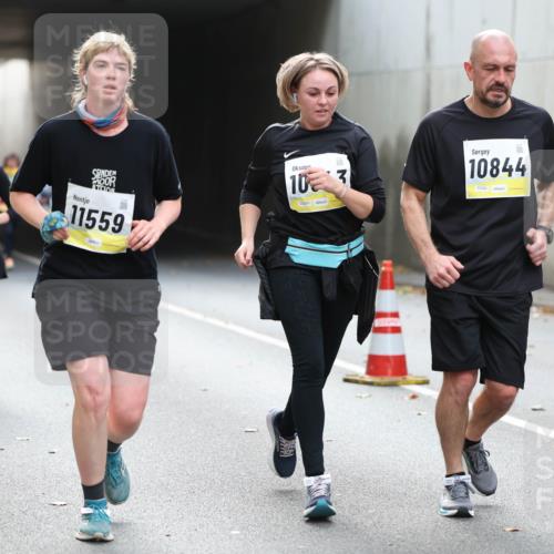 05.10.2025 - 20. swb-Marathon Bremen Michael Strokosch http://msf.ph/oto/9207148 05.10.2025 10:59:33 Laufen 9530, 11559, 10, 3, 10844, 02282 meine-sportfotos.de