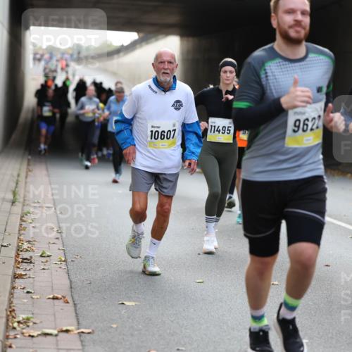 05.10.2025 - 20. swb-Marathon Bremen Michael Strokosch http://msf.ph/oto/9207156 05.10.2025 10:53:01 Laufen 10607, 11495, 9622, 10577 meine-sportfotos.de