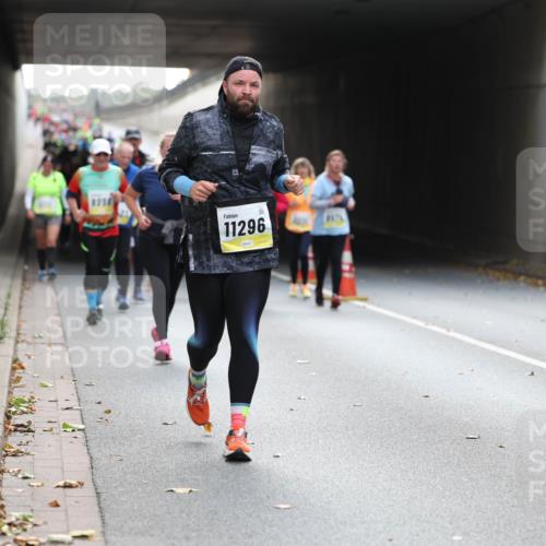 05.10.2025 - 20. swb-Marathon Bremen Michael Strokosch http://msf.ph/oto/9207165 05.10.2025 10:59:35 Laufen 11296, 4975 meine-sportfotos.de