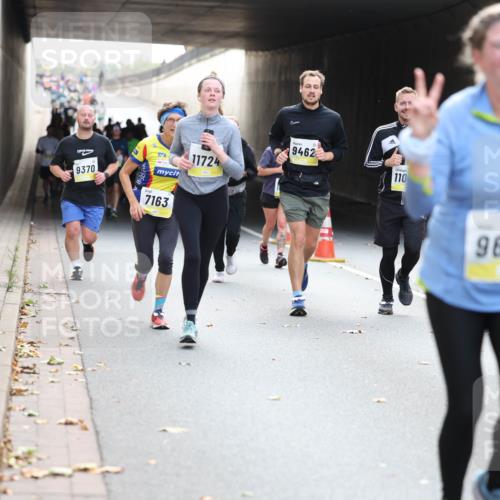05.10.2025 - 20. swb-Marathon Bremen Michael Strokosch http://msf.ph/oto/9207190 05.10.2025 10:53:07 Laufen 9370, 11724, 9462, 110, 7163, 9608 meine-sportfotos.de