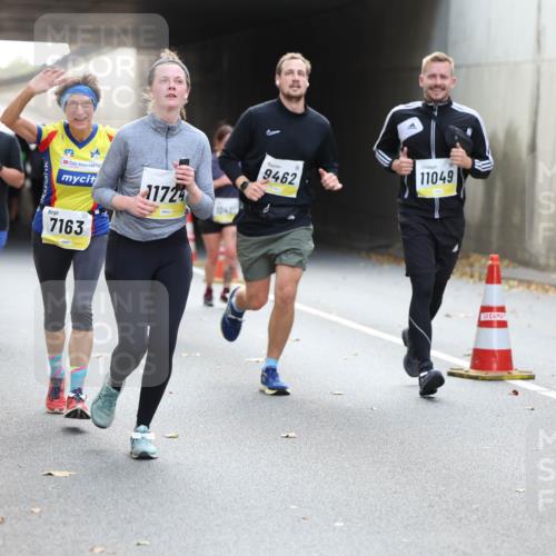 05.10.2025 - 20. swb-Marathon Bremen Michael Strokosch http://msf.ph/oto/9207198 05.10.2025 10:53:08 Laufen 9370, 5, 11724, 7163, 10411, 9462, 11049 meine-sportfotos.de